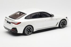BMW i4 M50 G26 Mineral Vit Metallic Otto 1:18 OT1074 Resin — bild 2 av 6