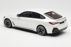BMW i4 M50 G26 Mineral Vit Metallic Otto 1:18 OT1074 Resin — bild 5 av 6