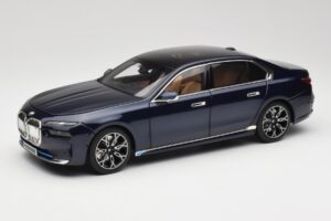 BMW i7 G70 Blue Metallic Minichamps 1:18 110023202 Metall