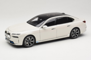 BMW i7 G70 White Metallic Minichamps 1:18 110023200 Metall