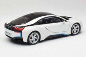 BMW i8 Crystal Vit Paragon 1:18 80432336841 Metall — bild 3 av 8