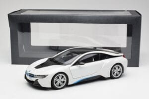 BMW i8 Crystal Vit Paragon 1:18 80432336841 Metall — bild 8 av 8