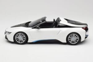 BMW i8 Roadster I15 Vit Metallic Minichamps 1:18 155027031 Metall — bild 3 av 6