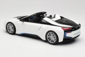 BMW i8 Roadster I15 Vit Metallic Minichamps 1:18 155027031 Metall — bild 5 av 6