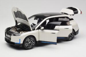 BMW iX Alpine White Minichamps 1:18 110023102 Metall — bild 2 av 8