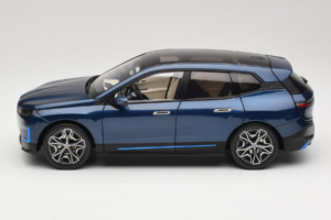 BMW iX Blue Metallic Minichamps 1:18 110023100 Metall — bild 4 av 8