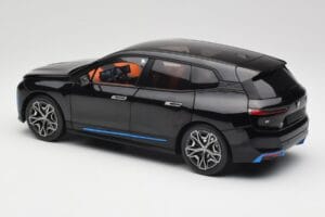 BMW iX Sapphire Black Minichamps 1:18 110023101 Metall — bild 7 av 8