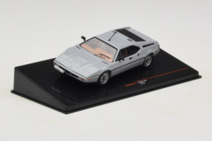 BMW M1 Grå IXO 1:43 CLC602N Metall — bild 2 av 4