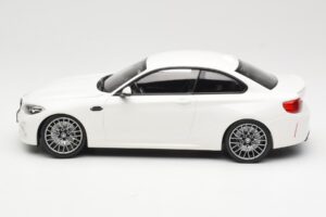 BMW M2 Competition F87 Vit Minichamps 1:18 155028000 Metall — bild 3 av 6