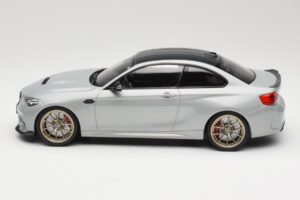 BMW M2 CS F87 Silver med guldiga fälgar Minichamps 1:18 155021028 Metall — bild 3 av 6