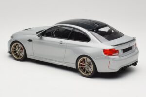 BMW M2 CS F87 Silver med guldiga fälgar Minichamps 1:18 155021028 Metall — bild 5 av 6