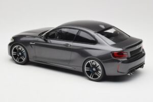 BMW M2 F87 Grey Metallic Minichamps 1:18 155026102 Metall — bild 5 av 6