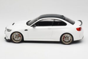 BMW M2 F87 CS Alpine White Guld Fälgar Minichamps 1:18 155021020 Metall — bild 3 av 6