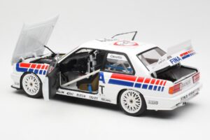 BMW M3 E30 #7 Fina J. Cecotto DTM 1992 AUTOart 1:18 89246 Metall — bild 4 av 7