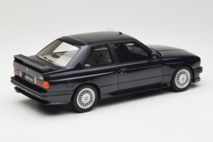 BMW M3 E30 Europameister Macau Blue Otto 1:18 OT1216 Metall — bild 2 av 6