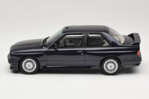 BMW M3 E30 Europameister Macau Blue Otto 1:18 OT1216 Metall — bild 3 av 6