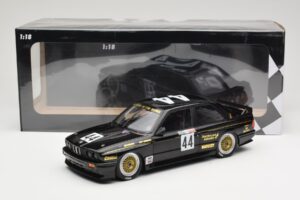 BMW M3 E30 JPS Team BMW #44 J. Richards / T. Longhurst Class Winners Bathurst 1000 1987 Minichamps 1:18 155872044 Metall — bild 6 av 6