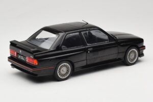 BMW M3 E30 Sport Evo Svart Solido 1:18 S1801501 Metall — bild 3 av 8