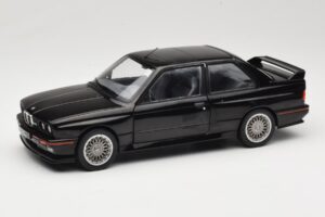 BMW M3 E30 Sport Evo Svart Solido 1:18 S1801501 Metall