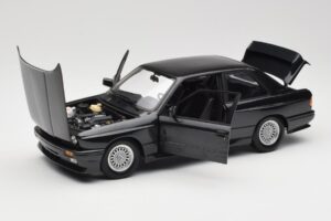 BMW M3 E30 Black Metallic Minichamps 1:18 180020306 Metall — bild 2 av 8