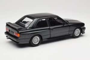 BMW M3 E30 Black Metallic Minichamps 1:18 180020306 Metall — bild 3 av 8