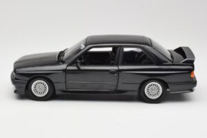 BMW M3 E30 Black Metallic Minichamps 1:18 180020306 Metall — bild 4 av 8