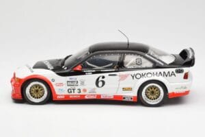 BMW M3 E36 GTR #0 B. Auberlen / M. Simo / P. Cunningham Daytona 24 Hours 1998 UT Models 1:18 39816 Metall — bild 4 av 8