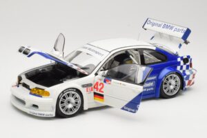 BMW M3 E46 GTR #42 J. Muller / J.J. Lehto ALMS 2001 Minichamps 1:18 80430139183 Metall — bild 2 av 8