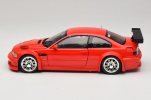 BMW M3 E46 GTR Street Röd Minichamps 1:18 100012101 Metall — bild 4 av 8