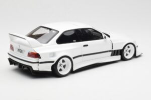 BMW M3 GTR E36 Khyzyl Saleem Alpine Vit Otto 1:18 OT1051 Resin — bild 2 av 6