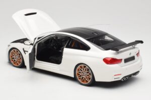 BMW M4 F82 GTS Alpine White Minichamps 1:18 110025221 Metall — bild 5 av 8