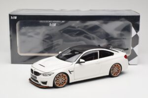 BMW M4 F82 GTS Alpine White Minichamps 1:18 110025221 Metall — bild 8 av 8