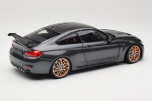 BMW M4 F82 GTS Mineral Grey Metallic Minichamps 1:18 110025222 Metall — bild 3 av 8