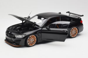 BMW M4 F82 GTS Sapphire Black Metallic Minichamps 1:18 110025220 Metall — bild 2 av 8