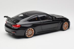 BMW M4 F82 GTS Sapphire Black Metallic Minichamps 1:18 110025220 Metall — bild 3 av 8