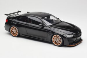 BMW M4 F82 GTS Sapphire Black Metallic Minichamps 1:18 110025220 Metall — bild 6 av 8