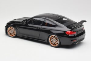 BMW M4 F82 GTS Sapphire Black Metallic Minichamps 1:18 110025220 Metall — bild 7 av 8