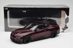 BMW M4 G83 Cabriolet Röd Metallic Minichamps 1:18 155021032 Metall — bild 6 av 6