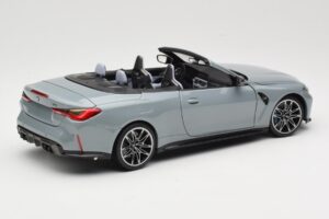 BMW M4 G83 Cabriolet Grey Metallic Minichamps 1:18 110021032 Metall — bild 3 av 8