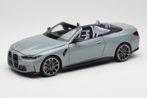 BMW M4 G83 Cabriolet Grey Metallic Minichamps 1:18 110021032 Metall