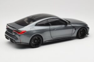 BMW M4 G82 Grå Metallic Minichamps 1:18 113020124 Metall — bild 3 av 8