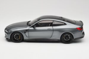 BMW M4 G82 Grå Metallic Minichamps 1:18 113020124 Metall — bild 4 av 8