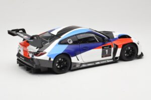 BMW M4 G82 GT3 Presentation 2021 Minichamps 1:18 80435A5D002 Metall — bild 3 av 8