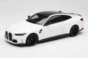 BMW M4 G82 Vit Minichamps 1:18 155020122 Metall