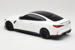 BMW M4 G82 Vit Minichamps 1:18 155020122 Metall — bild 5 av 6