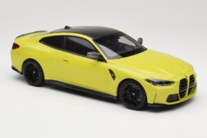 BMW M4 G82 Gul Minichamps 1:18 155020120 Metall — bild 4 av 6