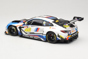 BMW M4 GT3 #46 V. Rossi / A. Farfus / M. Martin Team WRT 12 Hours of Bathurst 2023 Minichamps 1:18 113232146 Metall — bild 7 av 8