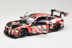 BMW M4 GT3 LMGT3 #31 D. Leung / S. Gelael / A. Farfus Team WRT 2nd Place 24 Hours of Le Mans 2024 Minichamps 1:18 113242431 M — bild 2 av 8