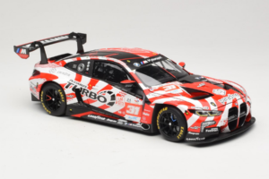BMW M4 GT3 LMGT3 #31 D. Leung / S. Gelael / A. Farfus Team WRT 2nd Place 24 Hours of Le Mans 2024 Minichamps 1:18 113242431 M — bild 6 av 8
