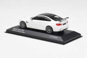 BMW M4 GTS F82 Vit Med Grå Fälgar Minichamps 1:43 410025221 Metall — bild 3 av 4